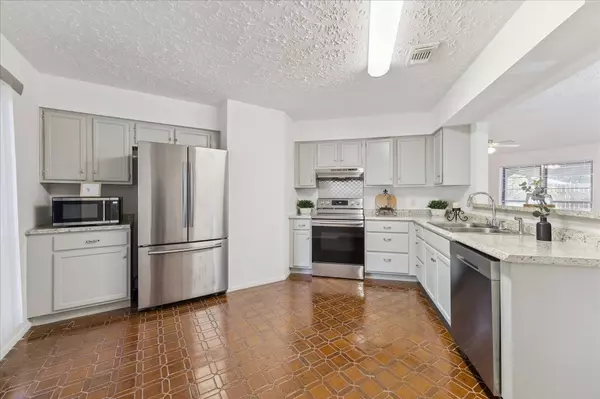 4606 Laureldale, Houston, TX 77041