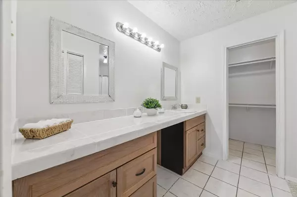 4606 Laureldale, Houston, TX 77041