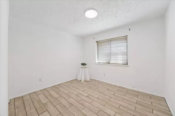 4606 Laureldale, Houston, TX 77041