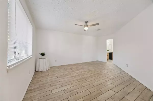 4606 Laureldale, Houston, TX 77041