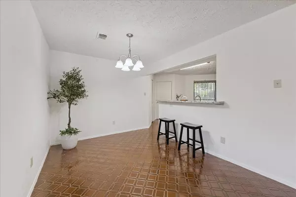 4606 Laureldale, Houston, TX 77041