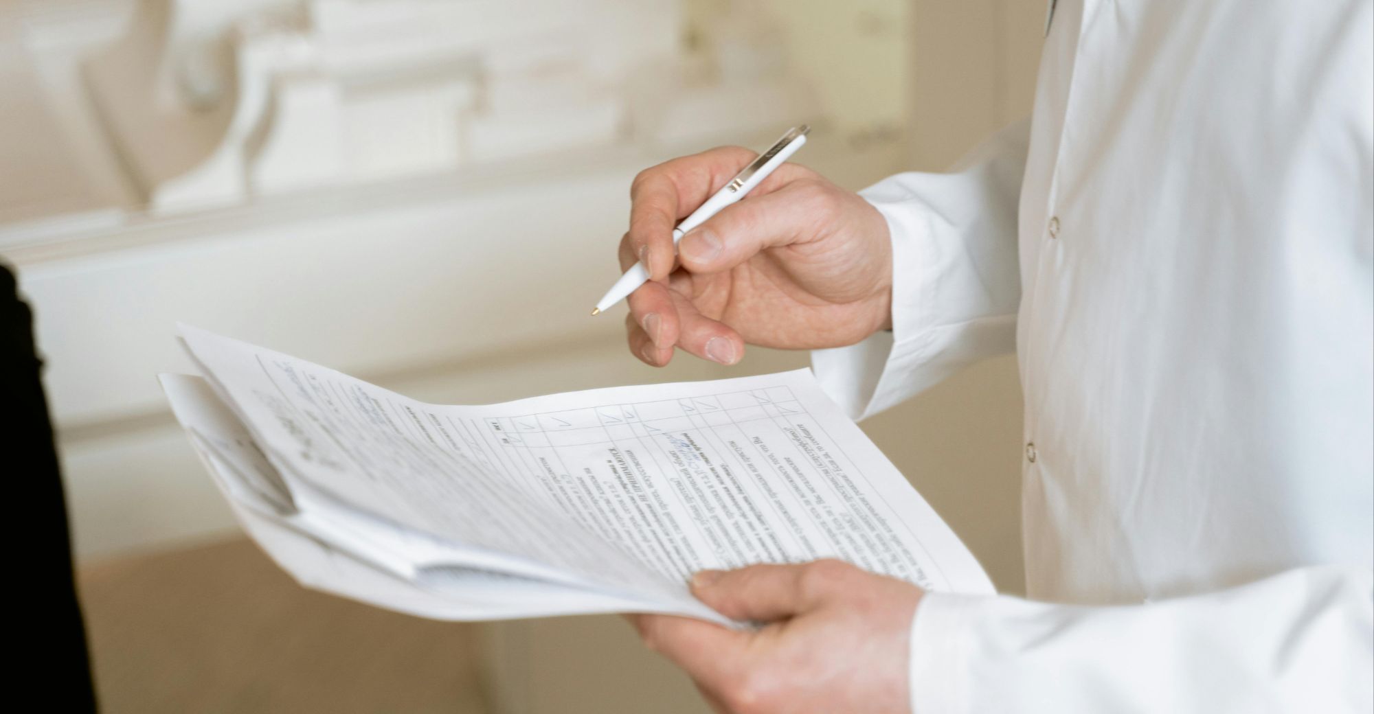 Close-up of a Texas listing checklist with option period, appraisal, and HOA delivery highlighted