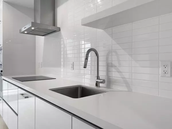 2221 Yonge ST #2506, Toronto C10, ON M4S 2B4