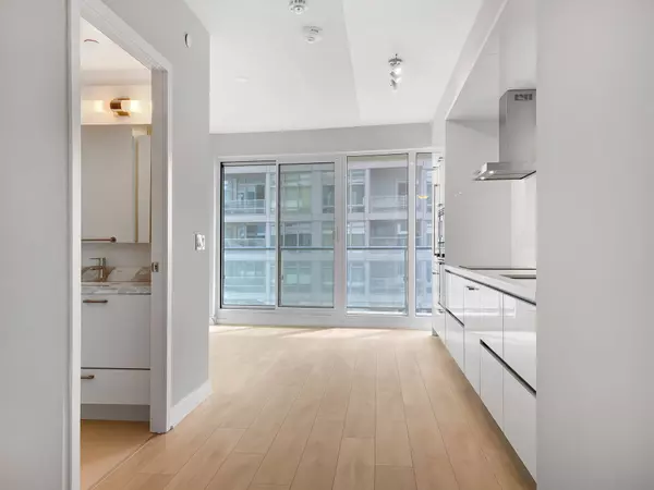 2221 Yonge ST #2506, Toronto C10, ON M4S 2B4