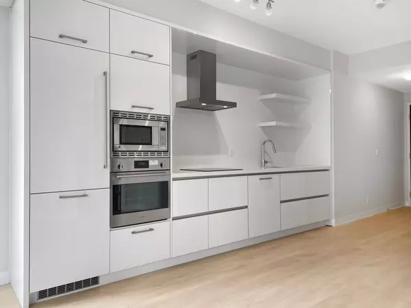 2221 Yonge ST #2506, Toronto C10, ON M4S 2B4