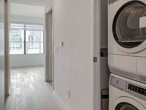 12 Bonnycastle ST #825, Toronto C08, ON M5A 0C8