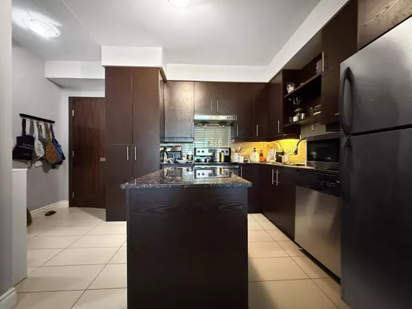 325 south park RD #909, Markham, ON L3T 7W2