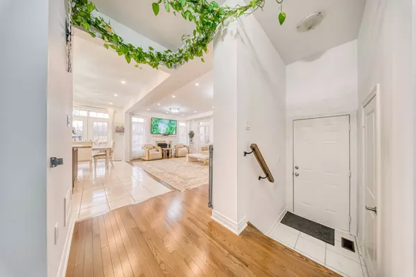 166 Inverness WAY, Bradford West Gwillimbury, ON L3Z 2A6