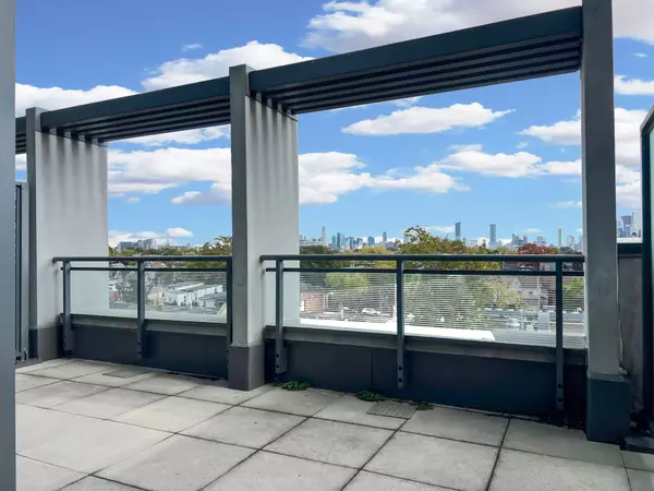 20 Gladstone AVE #511, Toronto C01, ON M6J 0E9