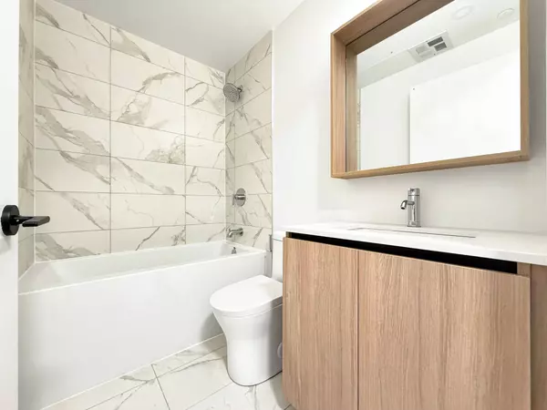 35 Parliament ST #1907, Toronto C08, ON M5A 0Z5