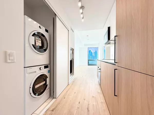 35 Parliament ST #1907, Toronto C08, ON M5A 0Z5