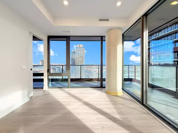 35 Parliament ST #1902, Toronto C08, ON M5A 0Z5