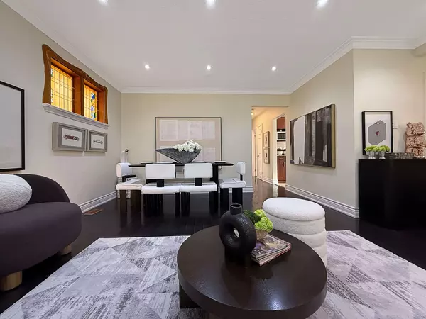 81 Meldazy DR, Toronto E09, ON M1P 4G2