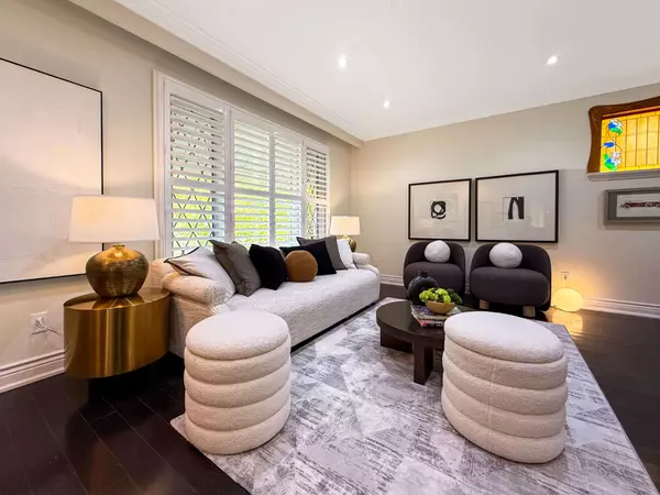 81 Meldazy DR, Toronto E09, ON M1P 4G2