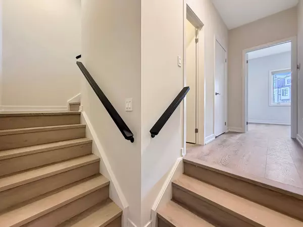 10 Honey Milk LN, Richmond Hill, ON L4B 0J7