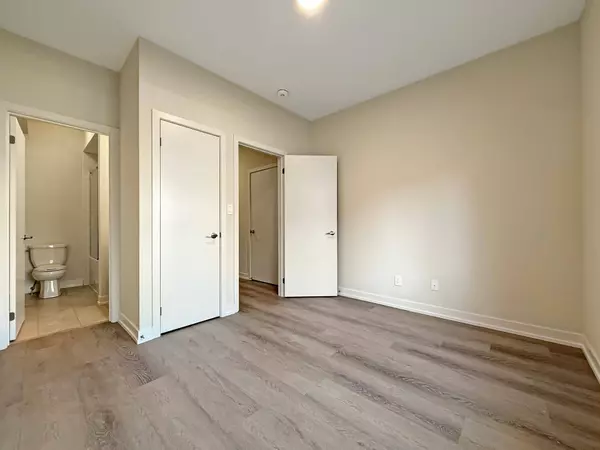 10 Honey Milk LN, Richmond Hill, ON L4B 0J7