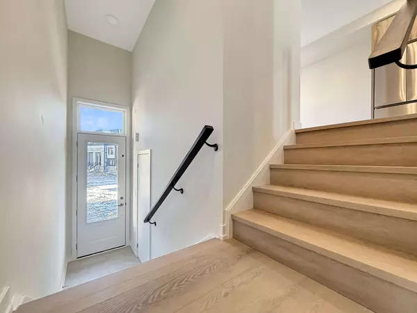 10 Honey Milk LN, Richmond Hill, ON L4B 0J7