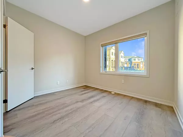 10 Honey Milk LN, Richmond Hill, ON L4B 0J7