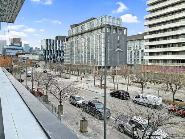 35 Rolling Mills RD #N372, Toronto C08, ON M5A 0V6