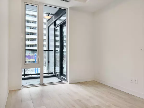 35 Rolling Mills RD #N372, Toronto C08, ON M5A 0V6