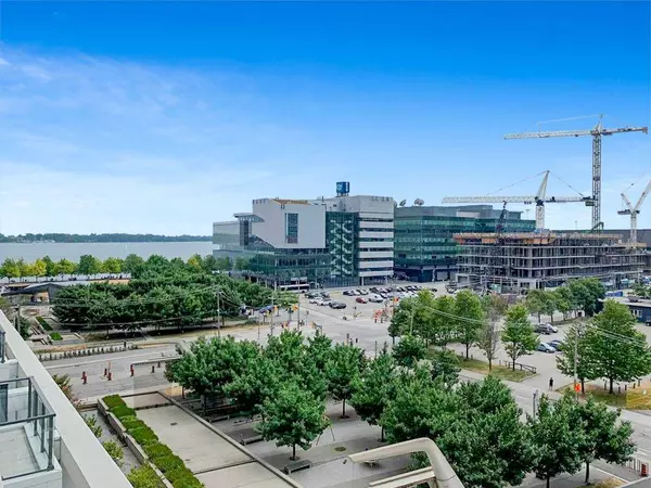 12 Bonnycastle ST #825, Toronto C08, ON M5A 0C8