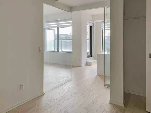 12 Bonnycastle ST #825, Toronto C08, ON M5A 0C8