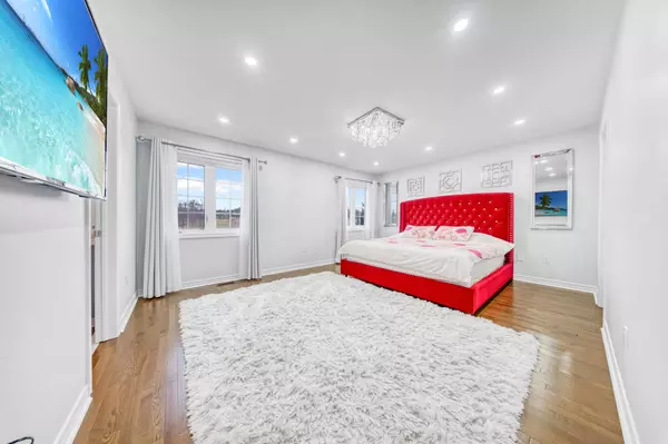 166 Inverness WAY, Bradford West Gwillimbury, ON L3Z 2A6