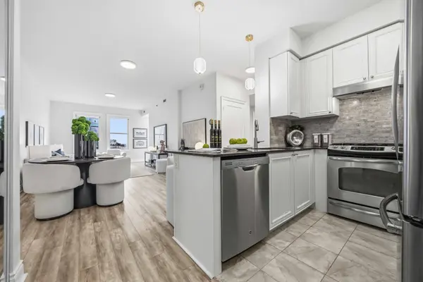 28 Prince Regent ST #211, Markham, ON L6C 0V5