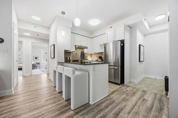 28 Prince Regent ST #211, Markham, ON L6C 0V5