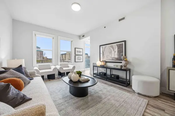 28 Prince Regent ST #211, Markham, ON L6C 0V5