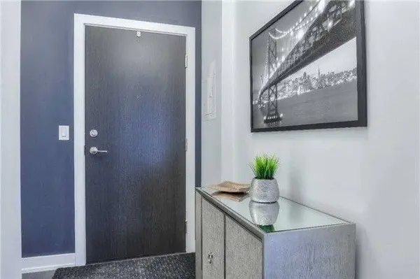 6 Parkwood AVE #201, Toronto C02, ON M4V 0A3
