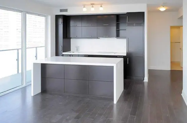 65 St Mary ST #2907, Toronto C01, ON M5S 0A6