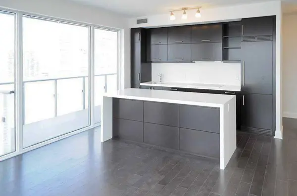 65 St Mary ST #2907, Toronto C01, ON M5S 0A6