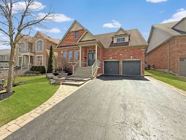 1082 Bob Scott CT, Newmarket, ON L3X 3L7