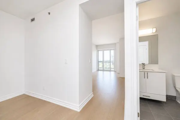 225 Sackville ST #1306, Toronto C08, ON M5A 3H1