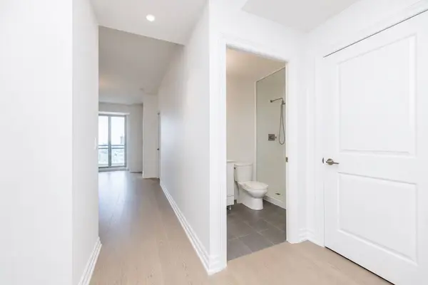 225 Sackville ST #1306, Toronto C08, ON M5A 3H1