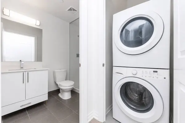 225 Sackville ST #1306, Toronto C08, ON M5A 3H1