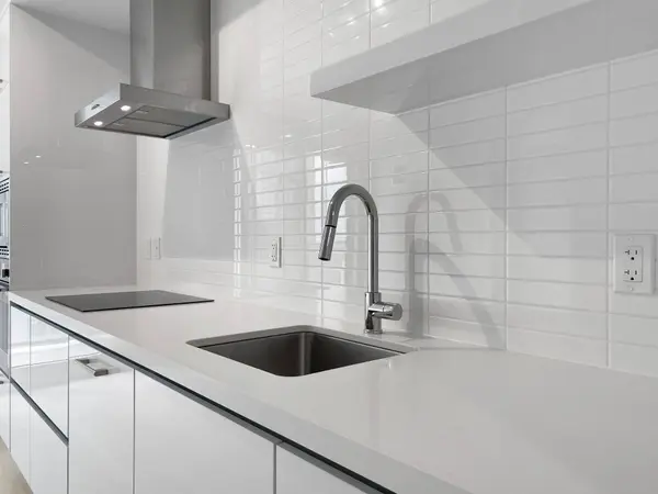 2221 Yonge ST #1906, Toronto C10, ON M4S 2B4