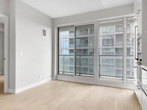 2221 Yonge ST #1906, Toronto C10, ON M4S 2B4