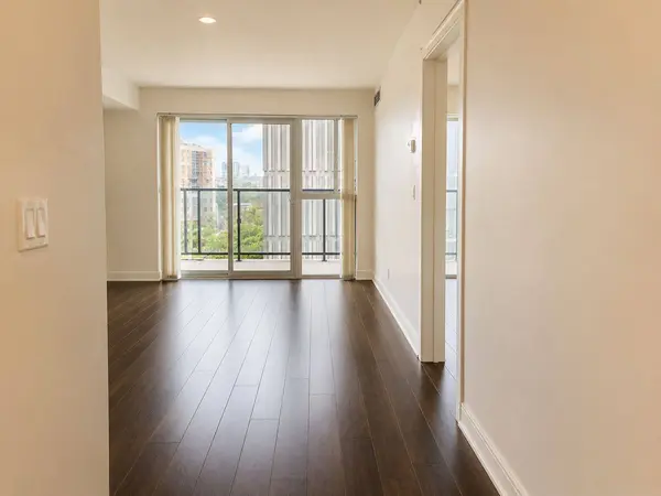 28 Ted Rogers WAY #1110, Toronto C08, ON M4Y 2J4