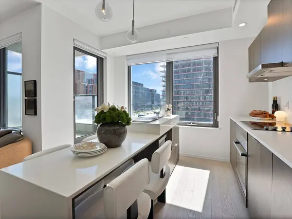 12 Bonnycastle ST #825, Toronto C08, ON M5A 0C8