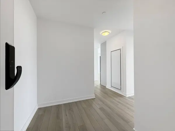 3079 Trafalgar RD #1002, Oakville, ON L6H 8C5
