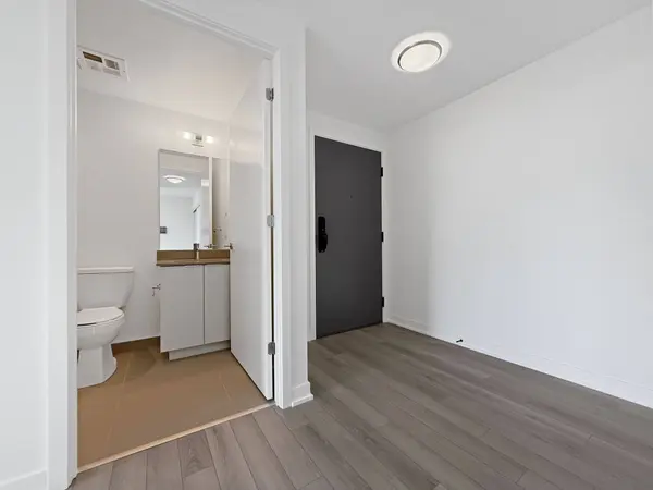 3079 Trafalgar RD #1002, Oakville, ON L6H 8C5