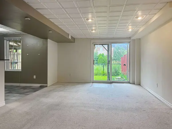 26 Millcliff CIR #Bsmt, Aurora, ON L4G 7N7