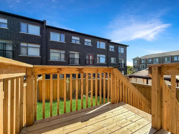 923 Isaac Phillips WAY, Aurora, ON L3X 2Y8