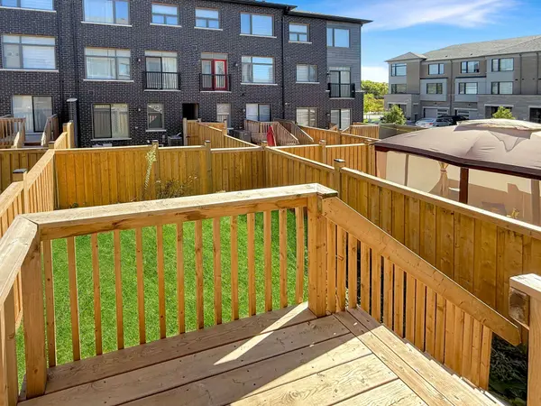 923 Isaac Phillips WAY, Aurora, ON L3X 2Y8