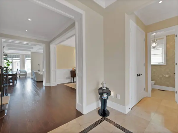 85 Royal West RD, Markham, ON L6C 0L4