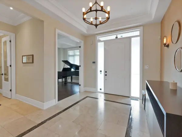 85 Royal West RD, Markham, ON L6C 0L4