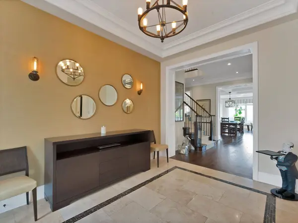 85 Royal West RD, Markham, ON L6C 0L4