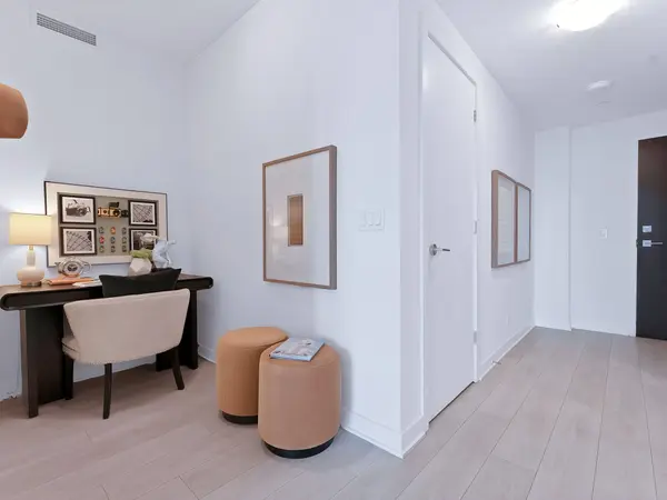 2221 Yonge ST #2711, Toronto C10, ON M4S 2B4